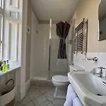 Hazel Manor منزل ريفي