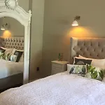 Hazel Manor * هاروغايت