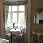 منزل ريفي Hazel Manor *